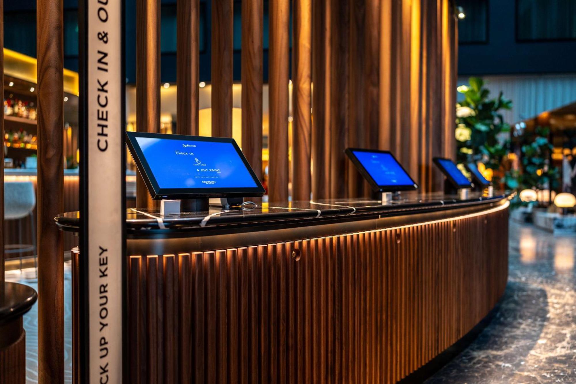 Radisson Blu Zurich Airport Hotel 4*