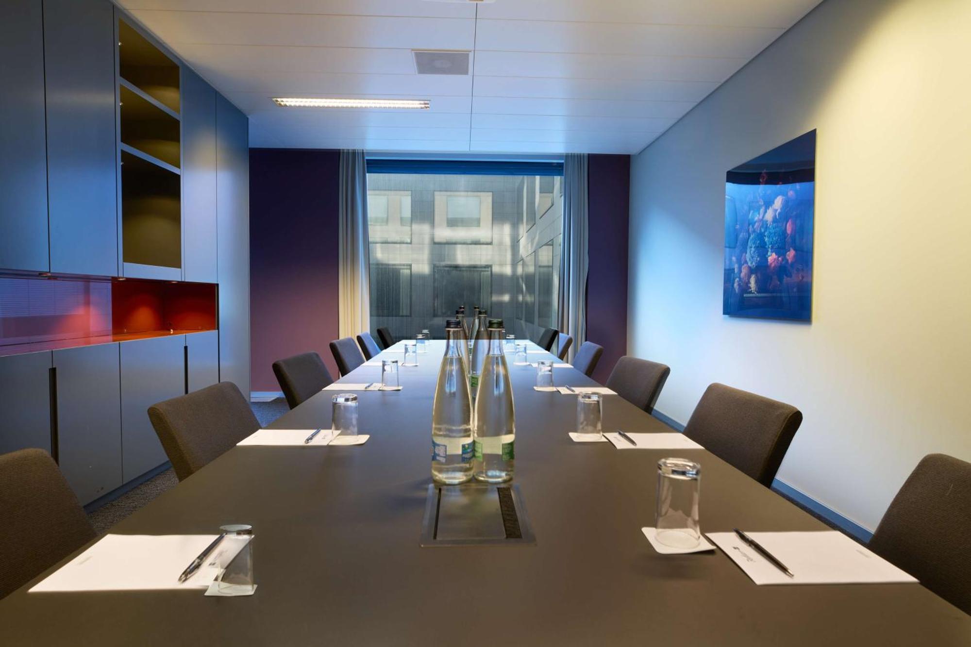 Radisson Blu Zurich Airport 4*