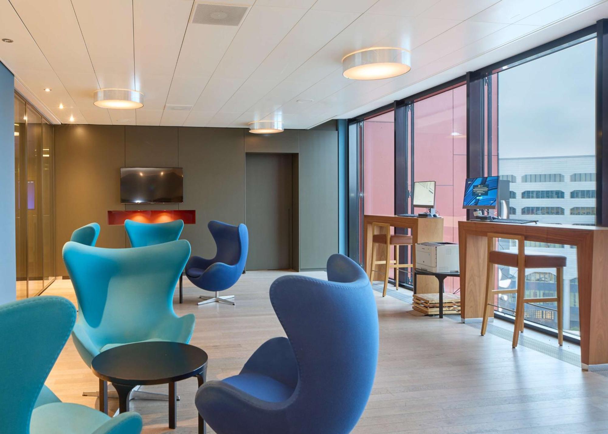 Radisson Blu Zurich Airport 4*