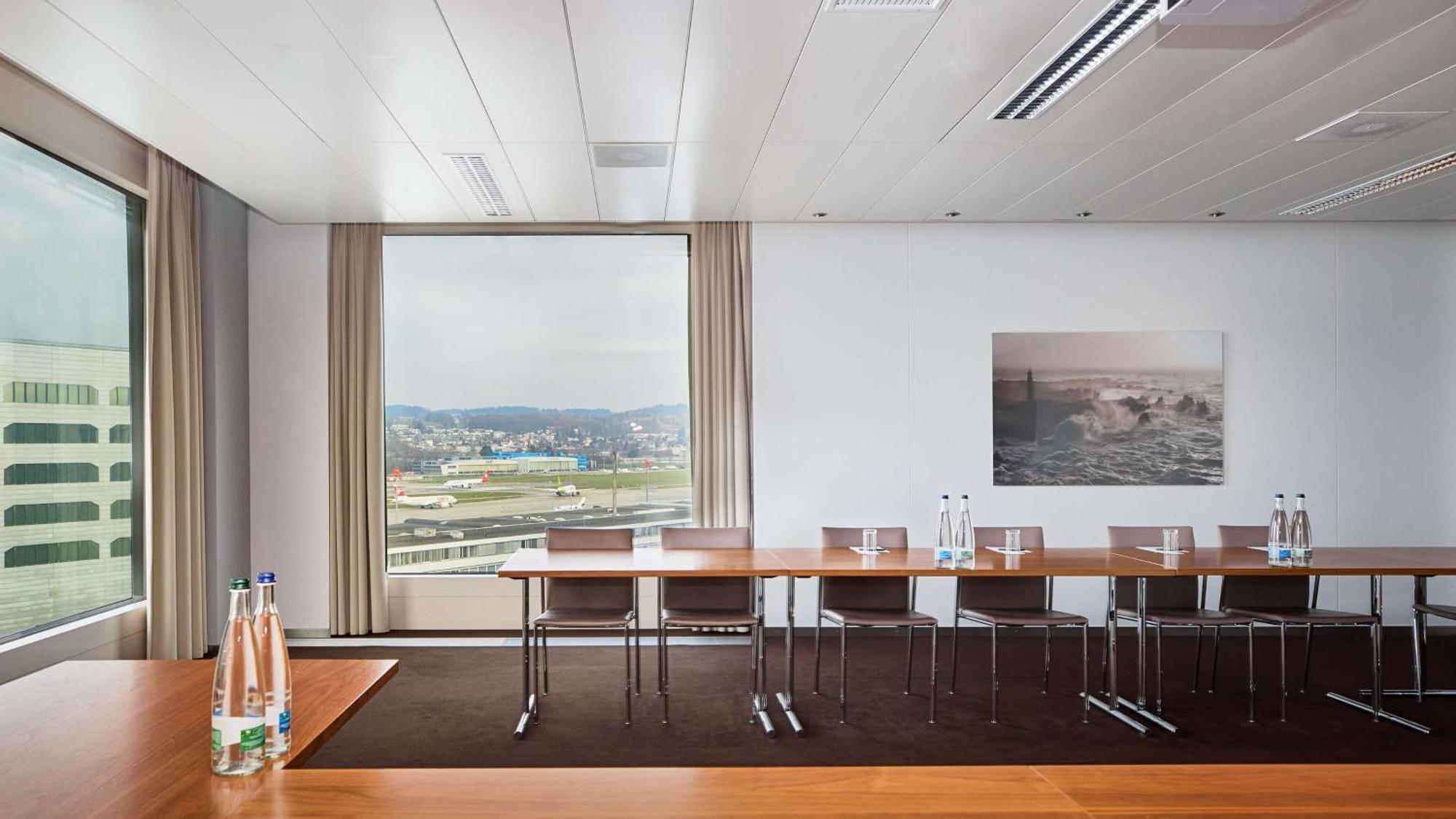 Radisson Blu Zurich Airport Hotel 4*
