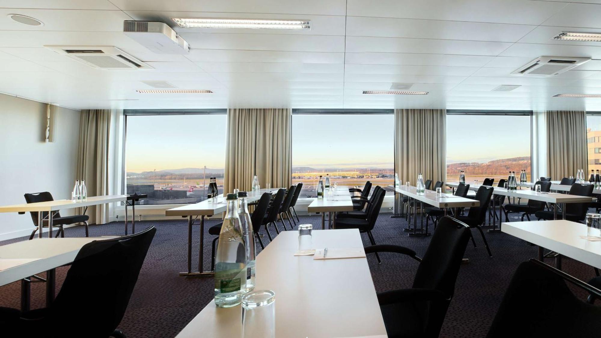Radisson Blu Zurich Airport Hotel 4*
