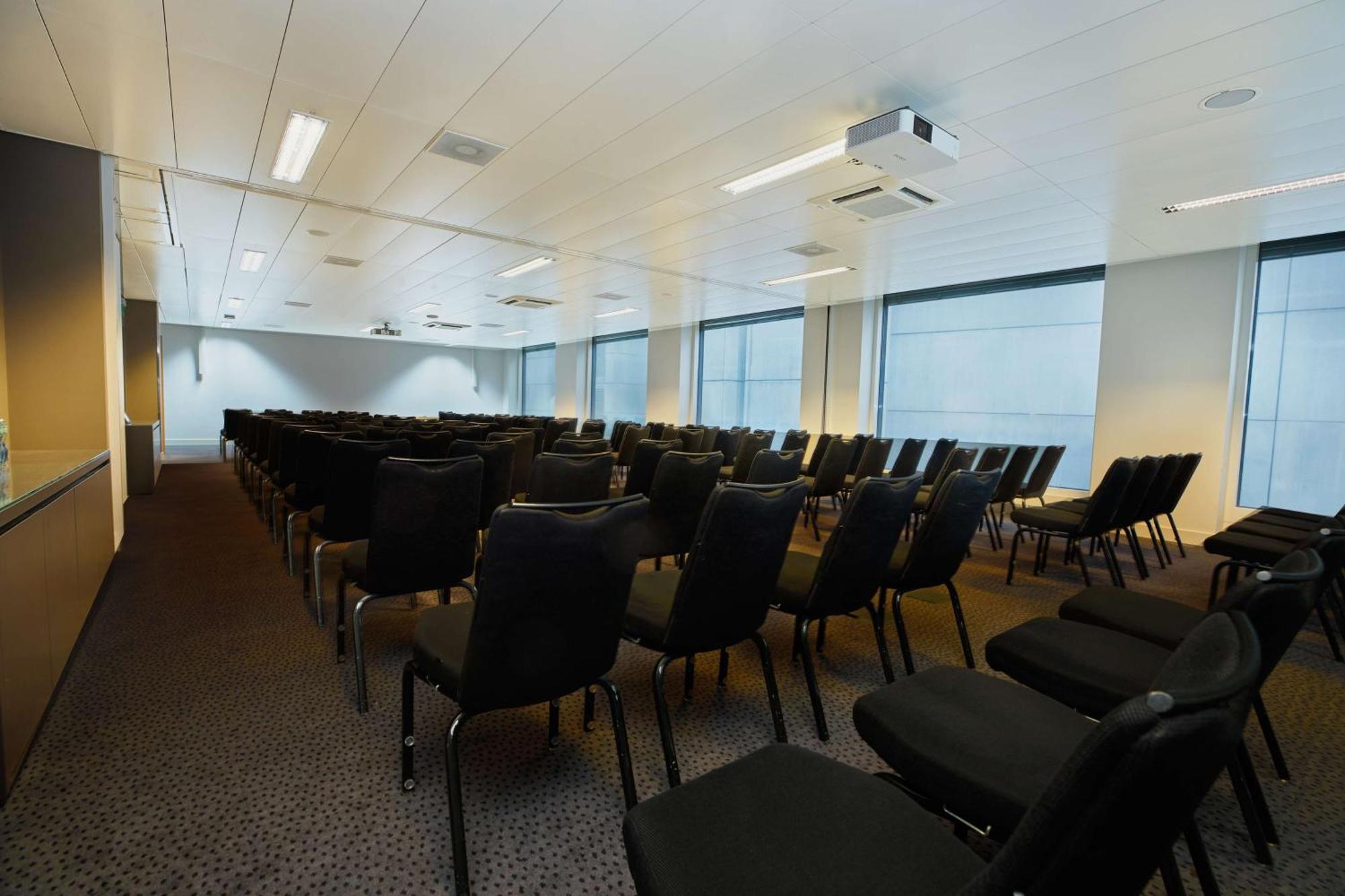 Radisson Blu Zurich Airport 4*
